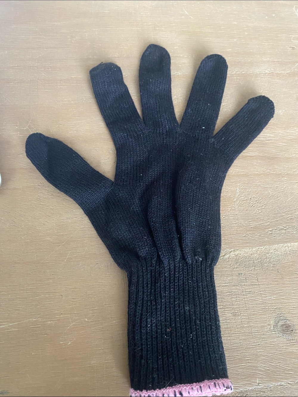 Hairstyling heat glove